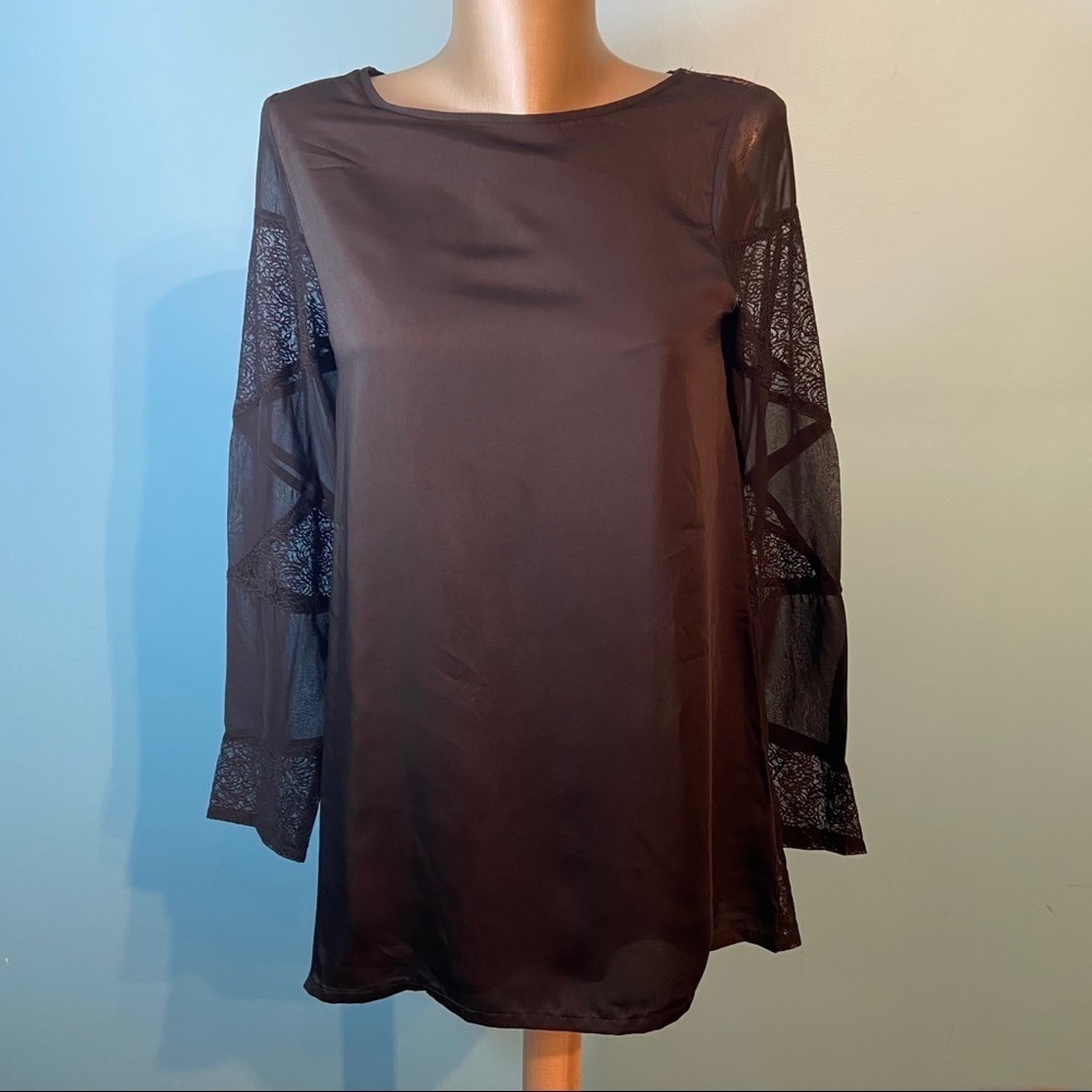 Lovers + Friends women’s black tunic blouse in size small